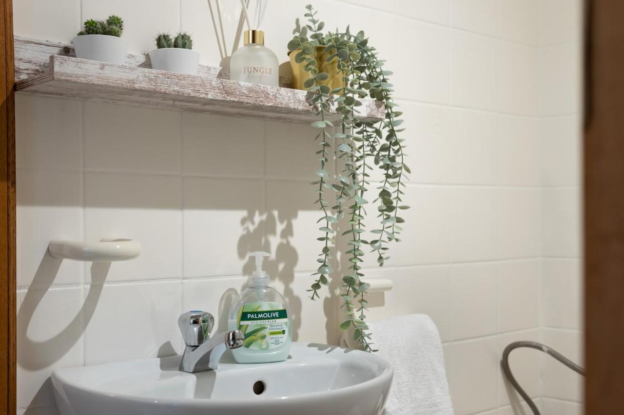 City Apartment 3 Bedroom, Kitchen, Wifi, Workspace, Coffee, Central Hasselt Luaran gambar