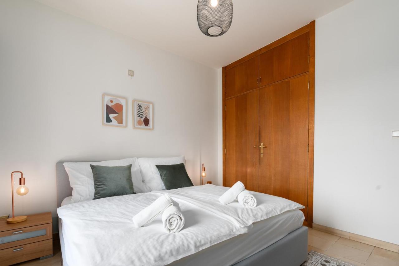 City Apartment 3 Bedroom, Kitchen, Wifi, Workspace, Coffee, Central Hasselt Luaran gambar